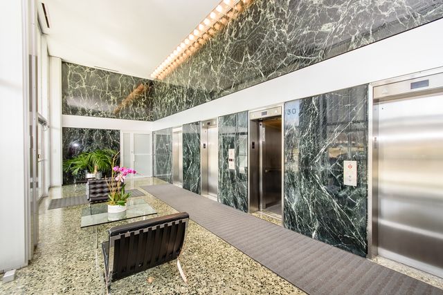 330 W Diversey Parkway 1806, Chicago, IL 60657