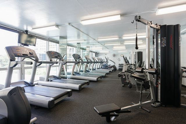 330 W Diversey Parkway 1806, Chicago, IL 60657