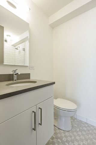 330 W Diversey Parkway 1806, Chicago, IL 60657