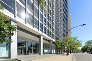 330 W Diversey Parkway 1806, Chicago, IL 60657
