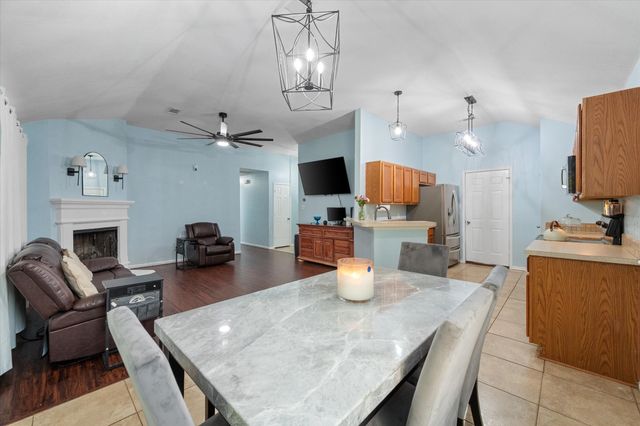 713 Green Acres Lane, Midlothian, TX 76065