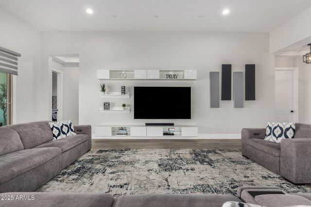 37233 N 11TH Avenue, Phoenix, AZ 85086