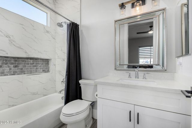 37233 N 11TH Avenue, Phoenix, AZ 85086