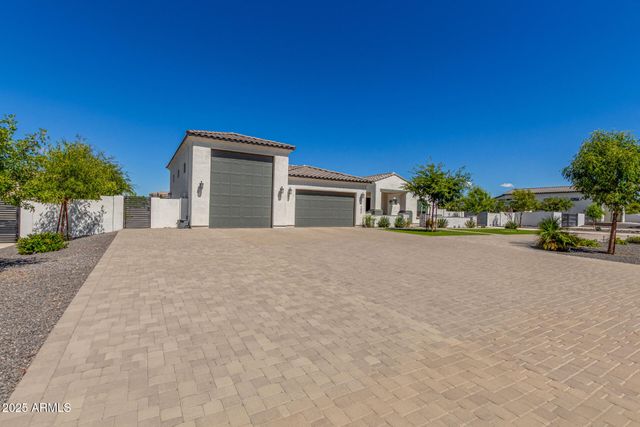 37233 N 11TH Avenue, Phoenix, AZ 85086