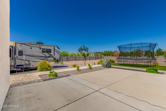 37233 N 11TH Avenue, Phoenix, AZ 85086