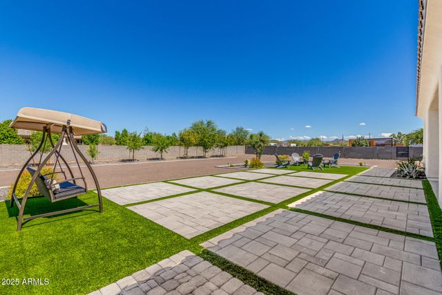 37233 N 11TH Avenue, Phoenix, AZ 85086