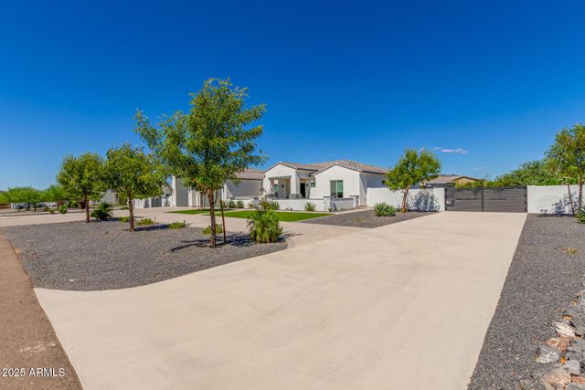 37233 N 11TH Avenue, Phoenix, AZ 85086