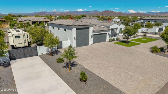 37233 N 11TH Avenue, Phoenix, AZ 85086