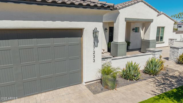 37233 N 11TH Avenue, Phoenix, AZ 85086