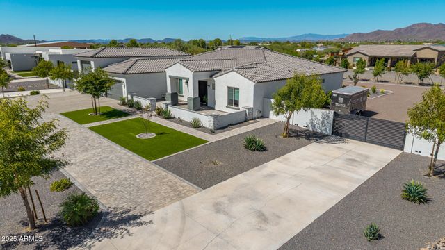 37233 N 11TH Avenue, Phoenix, AZ 85086