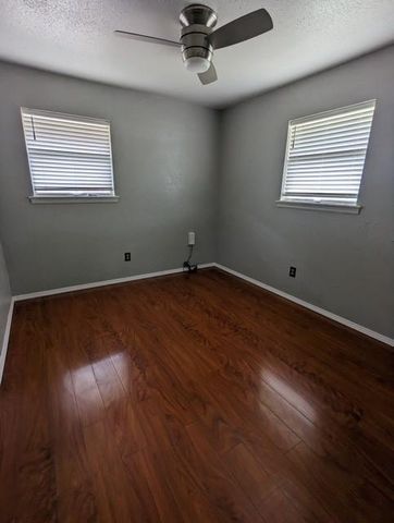 4205 N Nicklas Avenue, Oklahoma City, OK 73122
