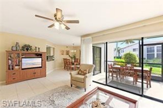 583 Beachwalk CIR 101, Naples, FL 34108