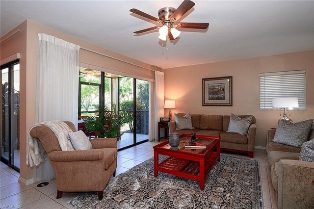 583 Beachwalk CIR 101, Naples, FL 34108