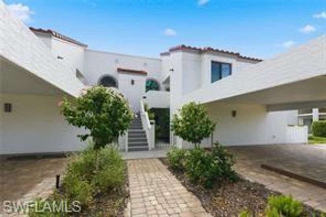 583 Beachwalk CIR 101, Naples, FL 34108