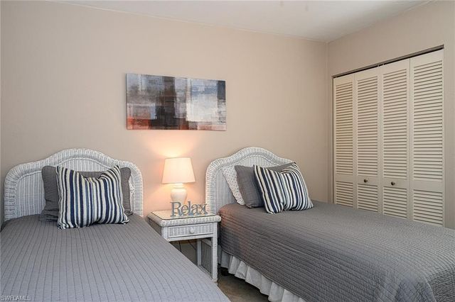 583 Beachwalk CIR 101, Naples, FL 34108