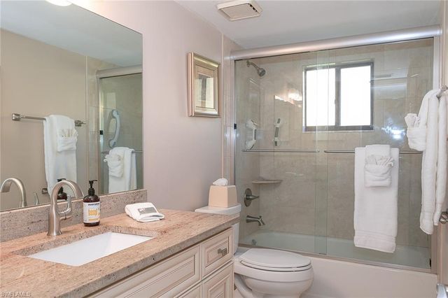 583 Beachwalk CIR 101, Naples, FL 34108