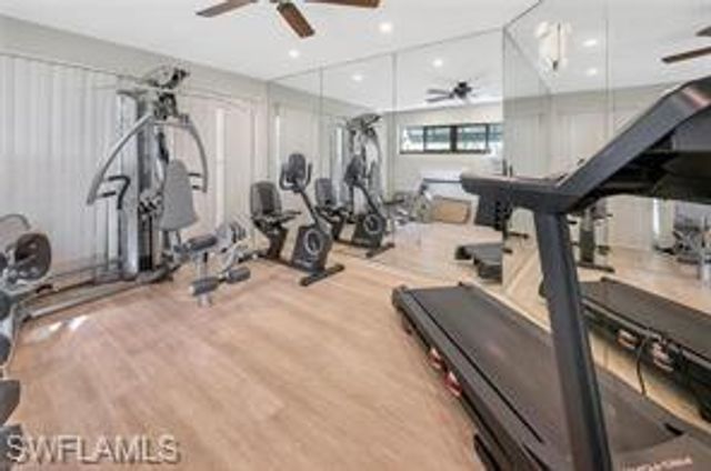 583 Beachwalk CIR 101, Naples, FL 34108