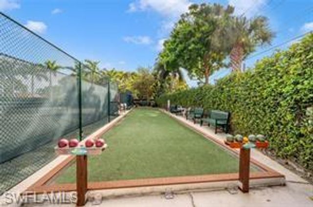 583 Beachwalk CIR 101, Naples, FL 34108