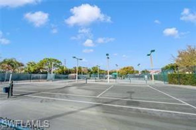 583 Beachwalk CIR 101, Naples, FL 34108