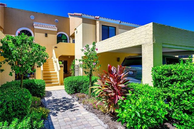 583 Beachwalk CIR 101, Naples, FL 34108