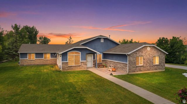 3139 N PELICAN DR, Farr West, UT 84404