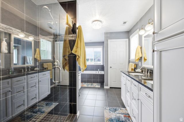 3139 N PELICAN DR, Farr West, UT 84404