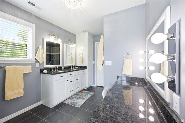 3139 N PELICAN DR, Farr West, UT 84404