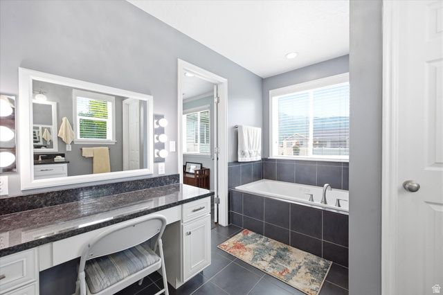 3139 N PELICAN DR, Farr West, UT 84404