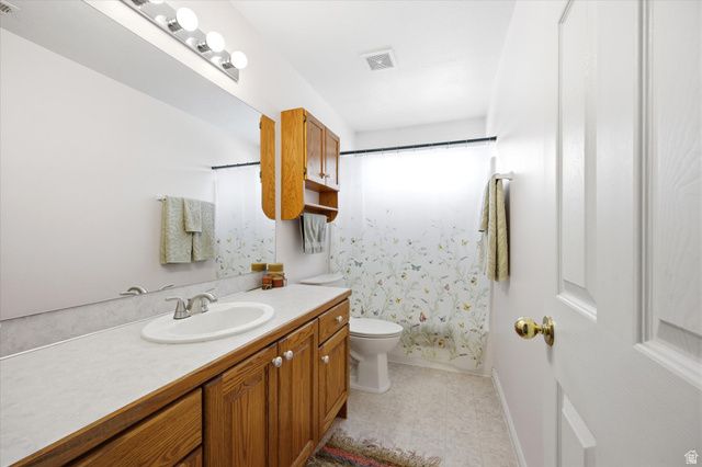 3139 N PELICAN DR, Farr West, UT 84404