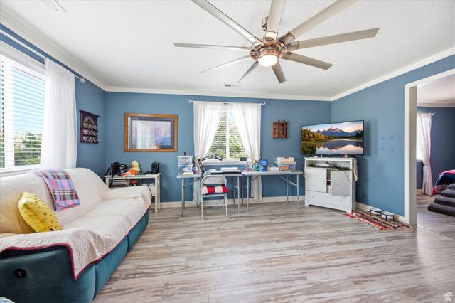 3139 N PELICAN DR, Farr West, UT 84404