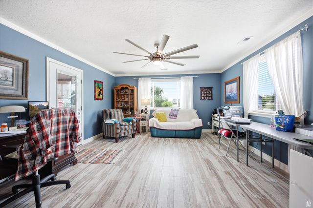3139 N PELICAN DR, Farr West, UT 84404