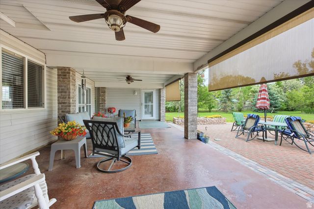 3139 N PELICAN DR, Farr West, UT 84404