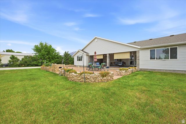 3139 N PELICAN DR, Farr West, UT 84404