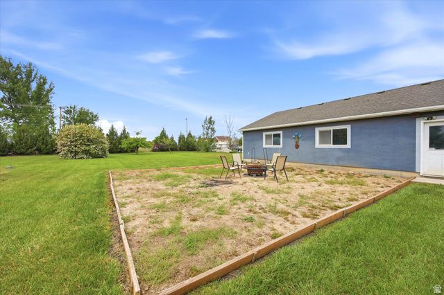 3139 N PELICAN DR, Farr West, UT 84404