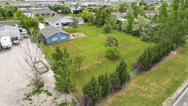 3139 N PELICAN DR, Farr West, UT 84404