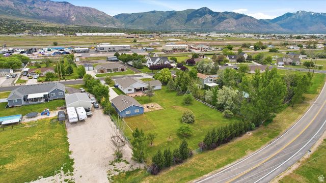 3139 N PELICAN DR, Farr West, UT 84404