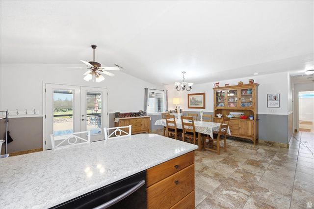 3139 N PELICAN DR, Farr West, UT 84404