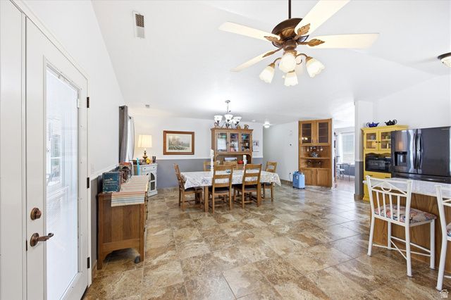3139 N PELICAN DR, Farr West, UT 84404