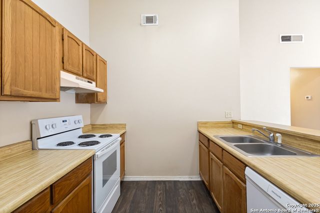 13778 George Rd, San Antonio, TX 78231