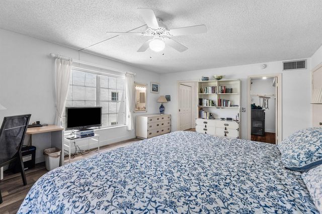 250 John F Kennedy Drive 204, Atlantis, FL 33462
