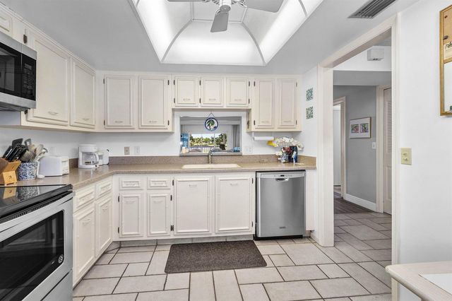 250 John F Kennedy Drive 204, Atlantis, FL 33462