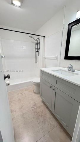 1311 Bayview Drive 1309A, Fort Lauderdale, FL 33304