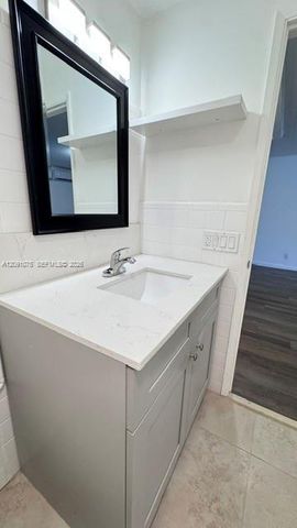 1311 Bayview Drive 1309A, Fort Lauderdale, FL 33304