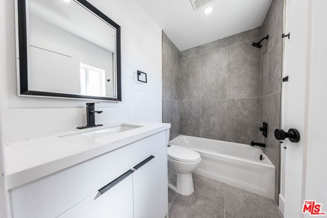 10810 Hesby Street, North Hollywood (los Angeles), CA 91601