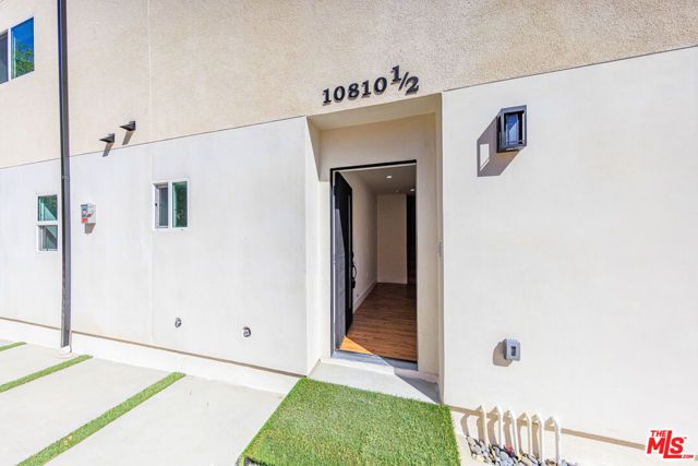 10810 Hesby Street, North Hollywood (los Angeles), CA 91601