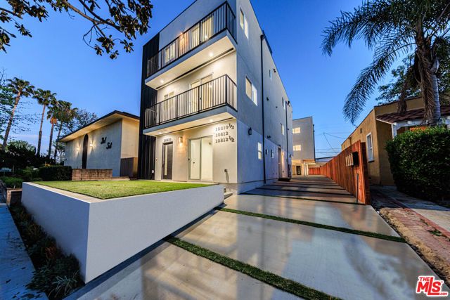 10810 Hesby Street, North Hollywood (los Angeles), CA 91601