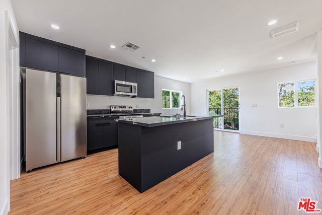 10810 Hesby Street, North Hollywood (los Angeles), CA 91601