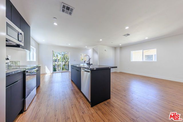 10810 Hesby Street, North Hollywood (los Angeles), CA 91601