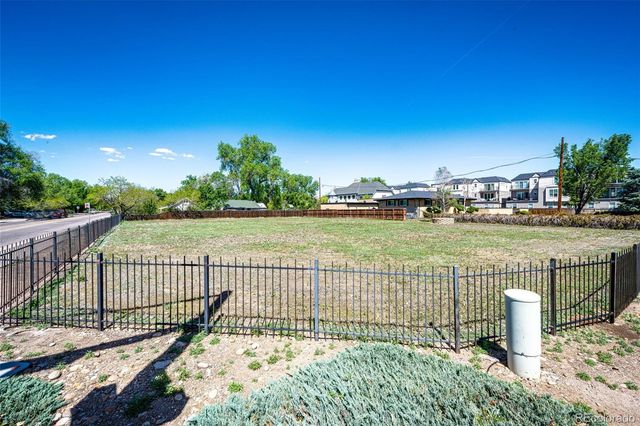 8021 W 52nd Avenue, Arvada, CO 80002