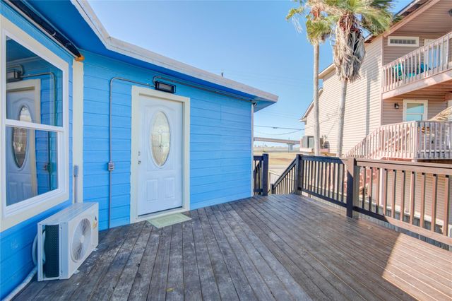 26 Tarpon Lane, Freeport, TX 77541